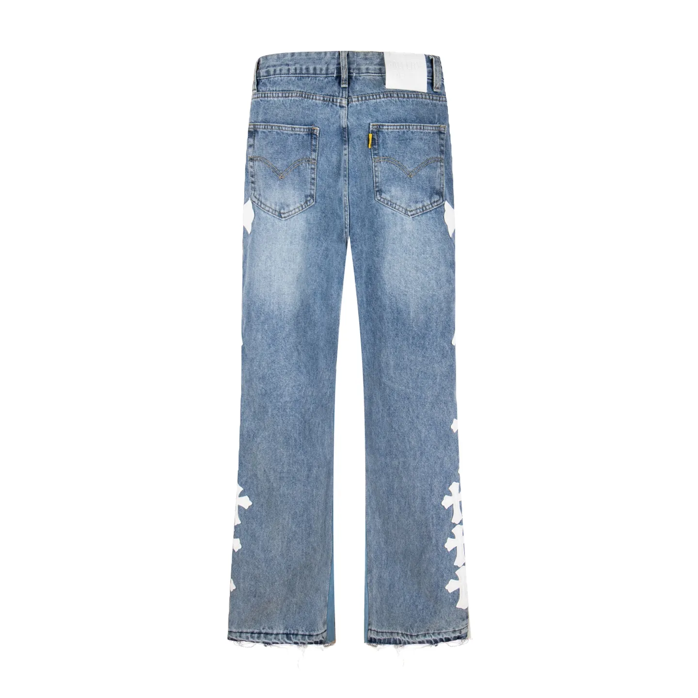 P240 Chrome Hearts Gallery co-branded limited-edition cross-flared flared jeans are a hot item this season and are sought after by countless celebrities and fashionistas. The neat details of the cutting process add color to the playful fashion! The neat and meticulous design, and the well-fitting structure is unique. The upper body not only has outstanding recognition, but also looks younger and younger. A style with the ultimate wearing meaning and performance, gorgeous color matching, and the craftsmanship of this style is also extremely extraordinary. After the finished product is washed, it is disassembled and hand-made with sheepskin cross leather and then spliced ​​together to complete. The whole piece has too many craftsmanship to describe. It is decorated with patchwork cross flowers and high-waisted washed jeans! ! Absolutely high-end luxury product, a god-level single product, a super popular product, made by top heavy industry, a magic weapon that cannot be missed to hit the streets. Style number: 1843 Size: 28 30 32 34 36 Color: blue